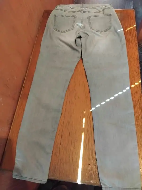 H&M ladies light grey jeans.