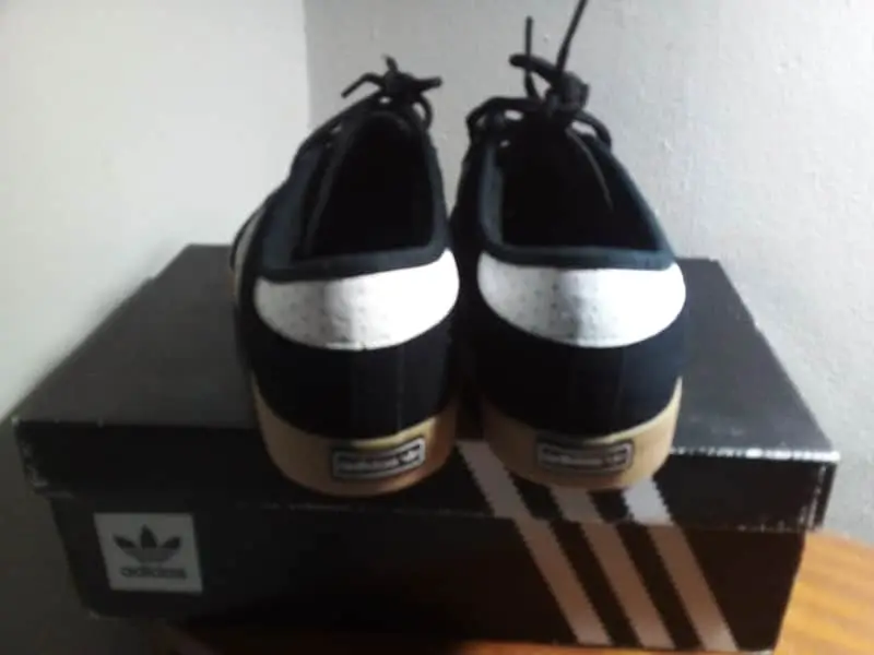 Adidas Seeley Sneakers