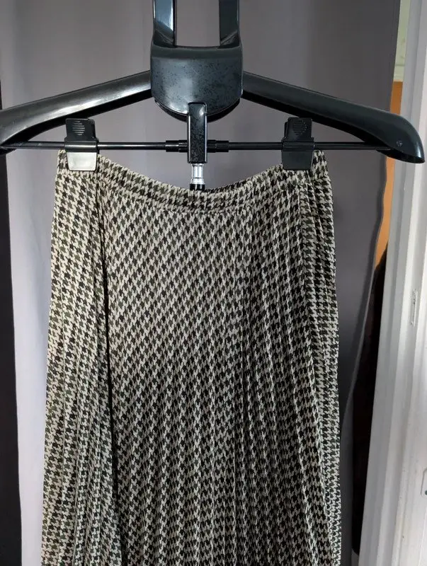 Primark Green Houndstooth Pleated Midi Skirt