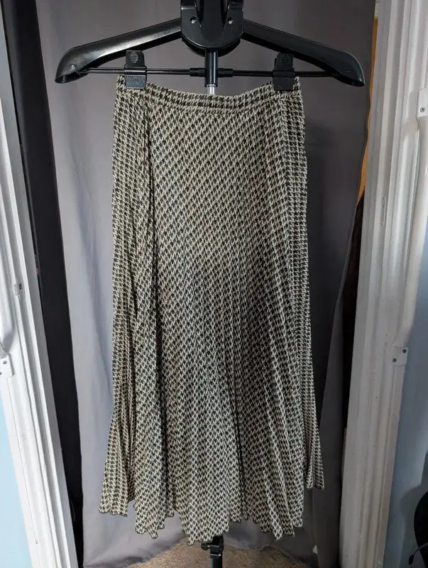 Primark Green Houndstooth Pleated Midi Skirt
