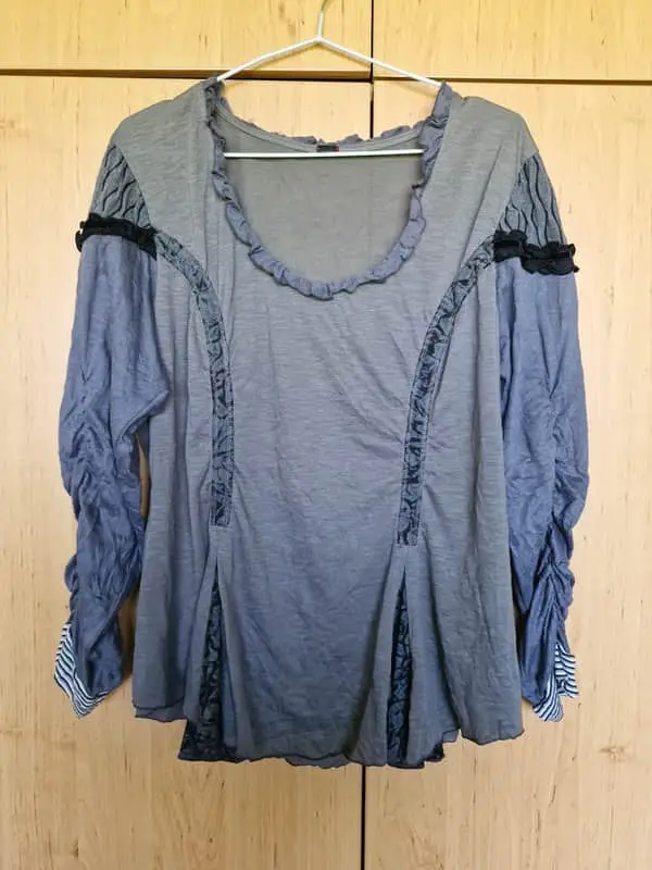 Long sleeve grey shirt
