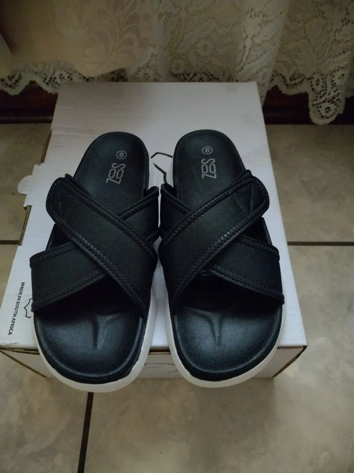 SOZ SOZ Black Cross-Strap Slide Sandals