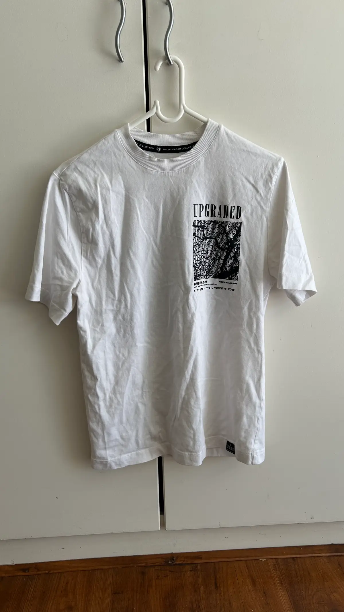 Total Sports Graphic t-shirt