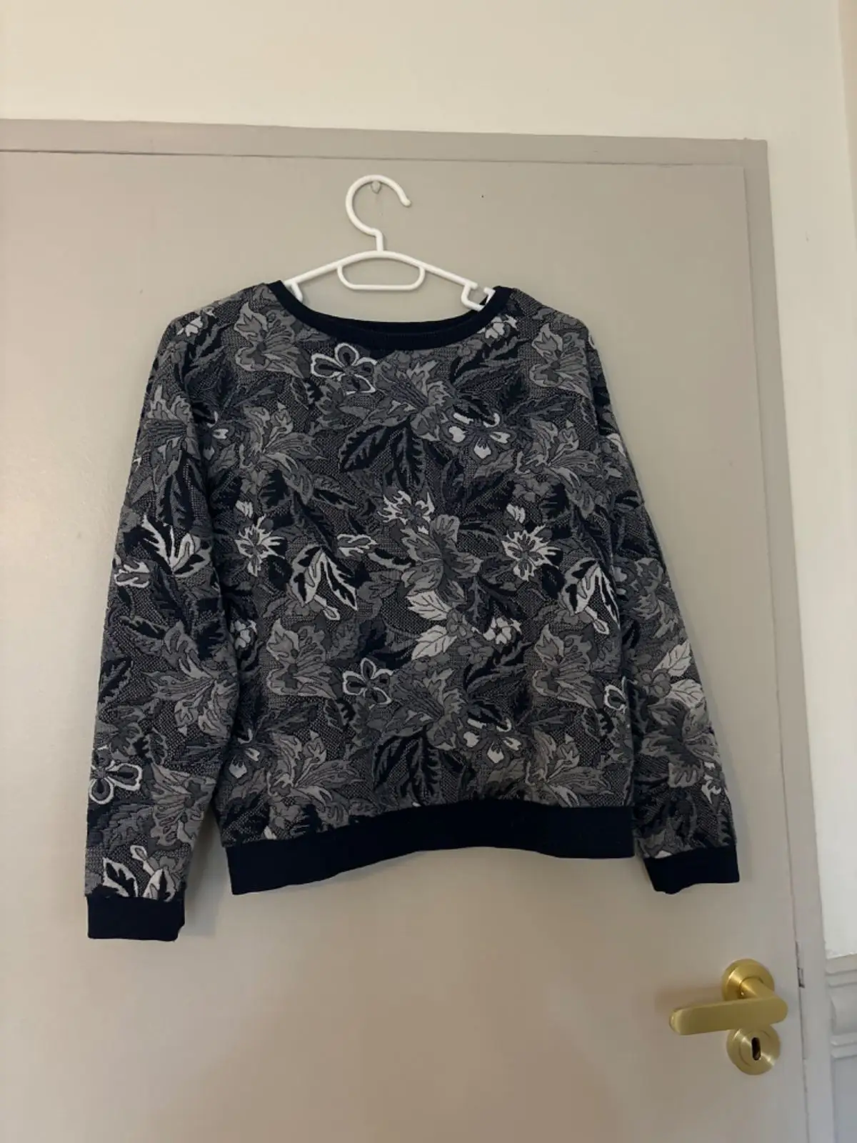 Zara Floral Pattern Crewneck Sweatshirt