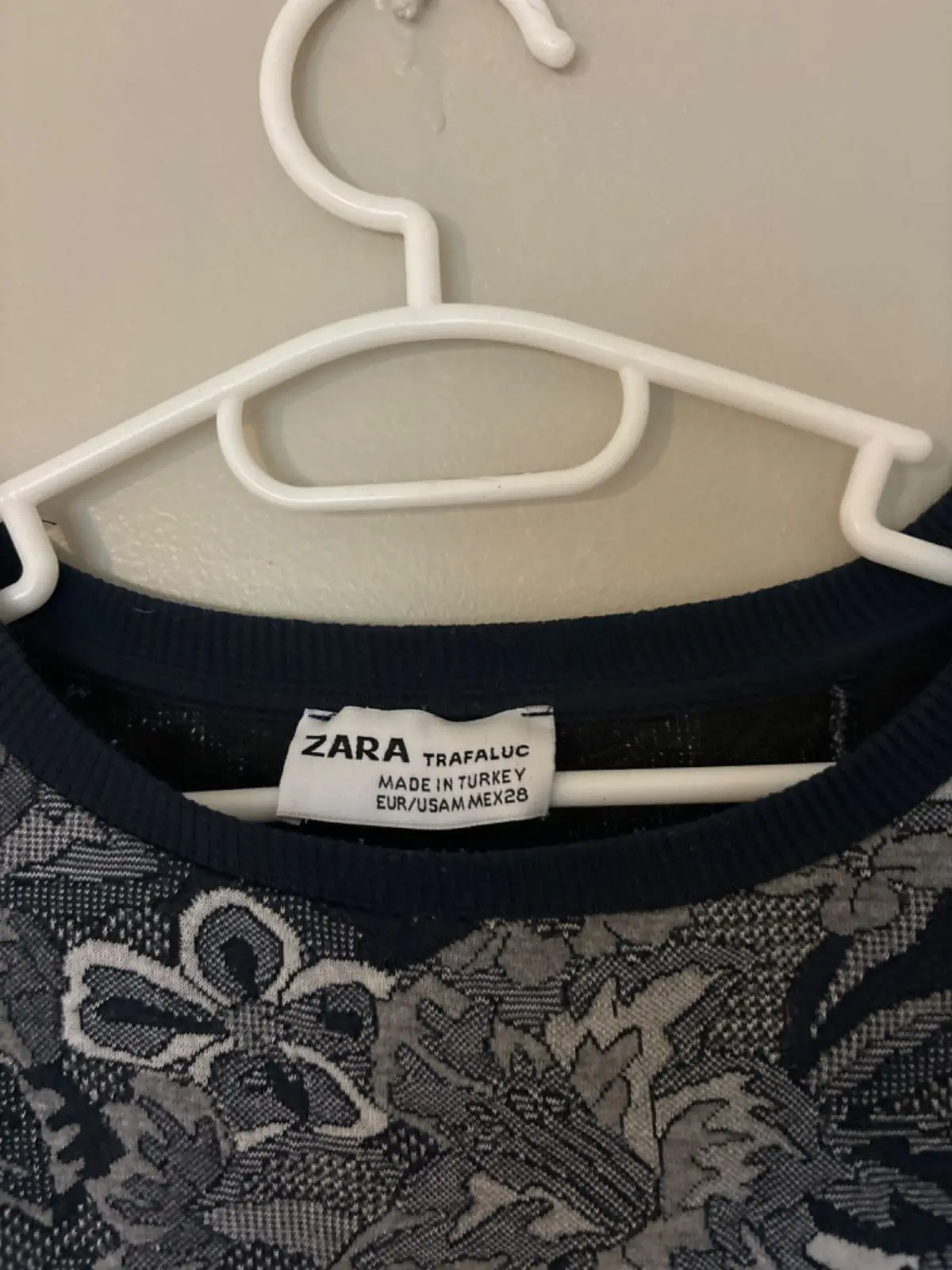 Zara Floral Pattern Crewneck Sweatshirt