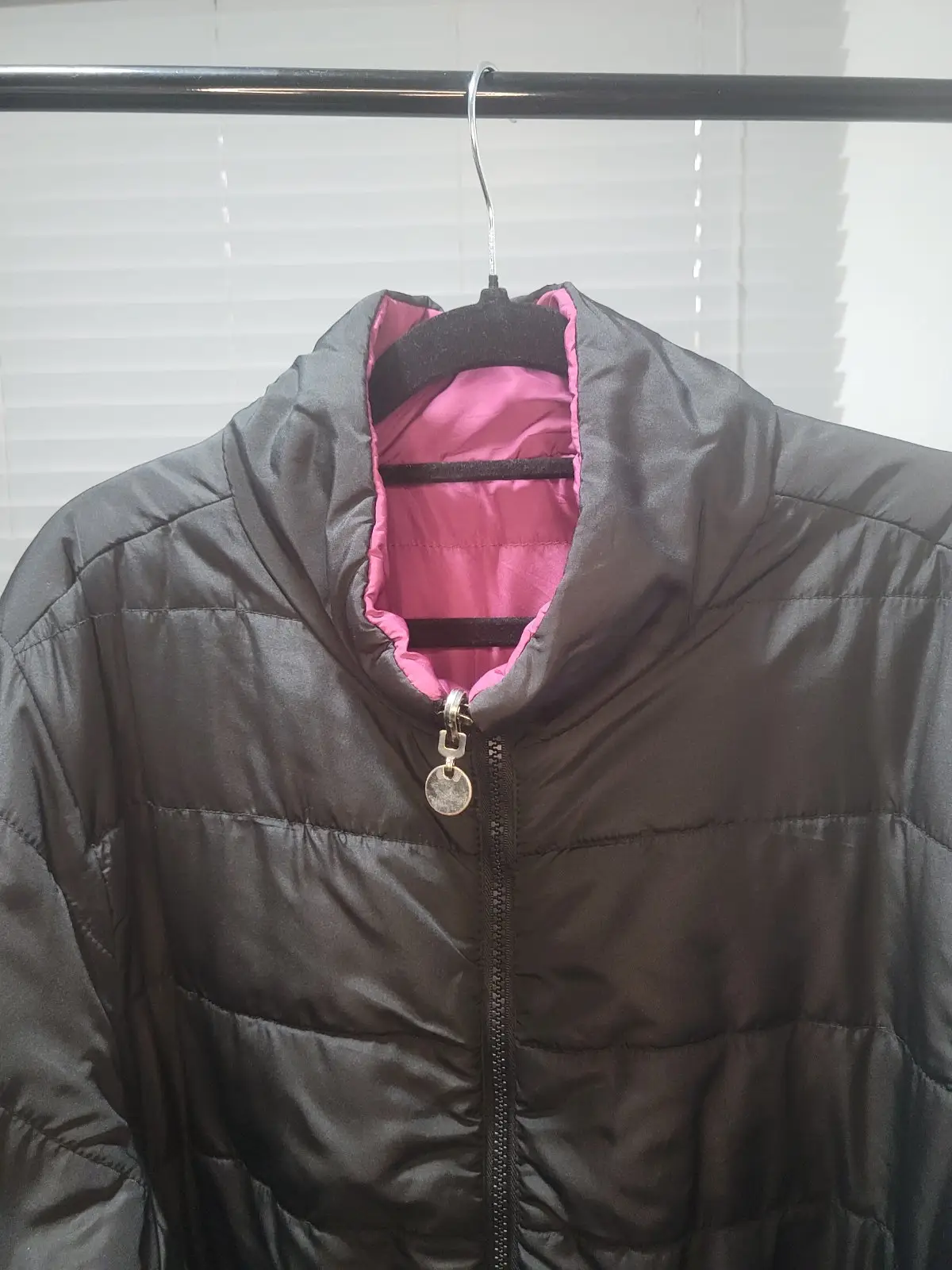 Reversible Lightweight Puffer Jacket Black and Magenta