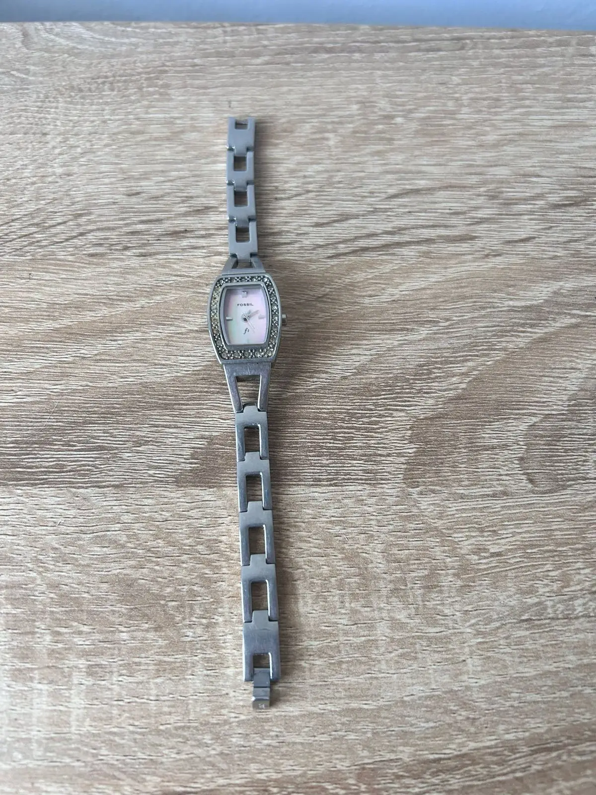 Fossil f2 Ladies Silver Tone Watch