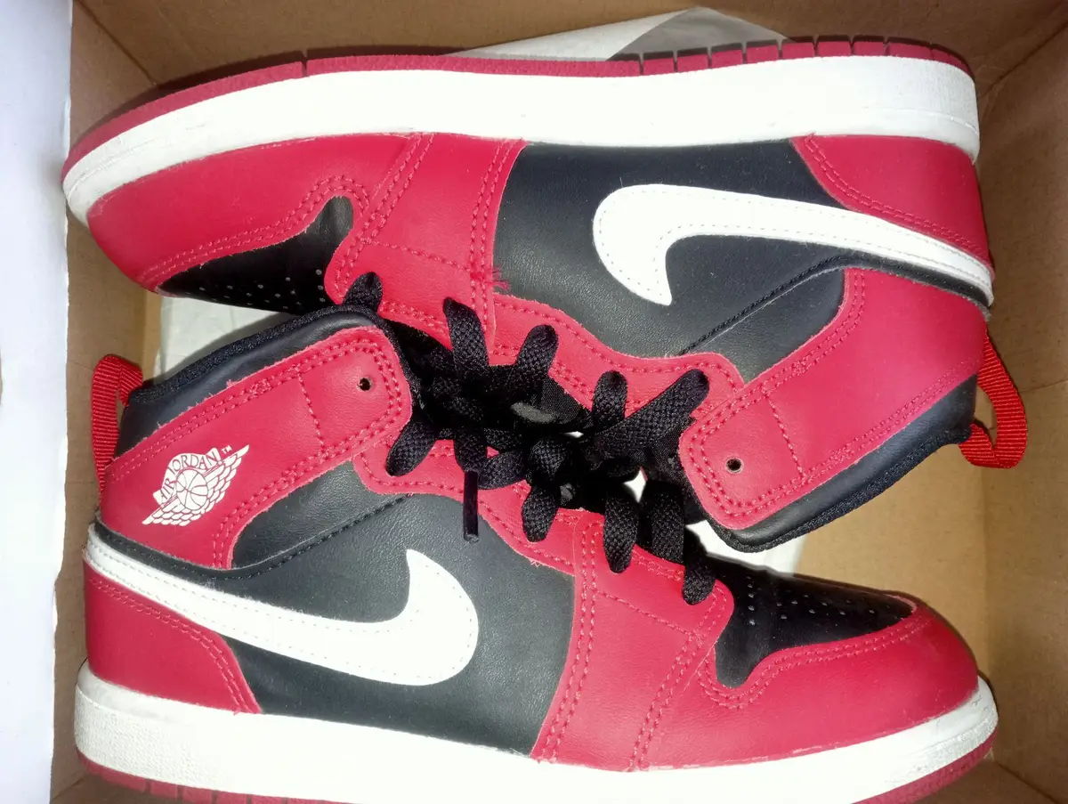 Nike Air Jordan 1 Mid Red Black White