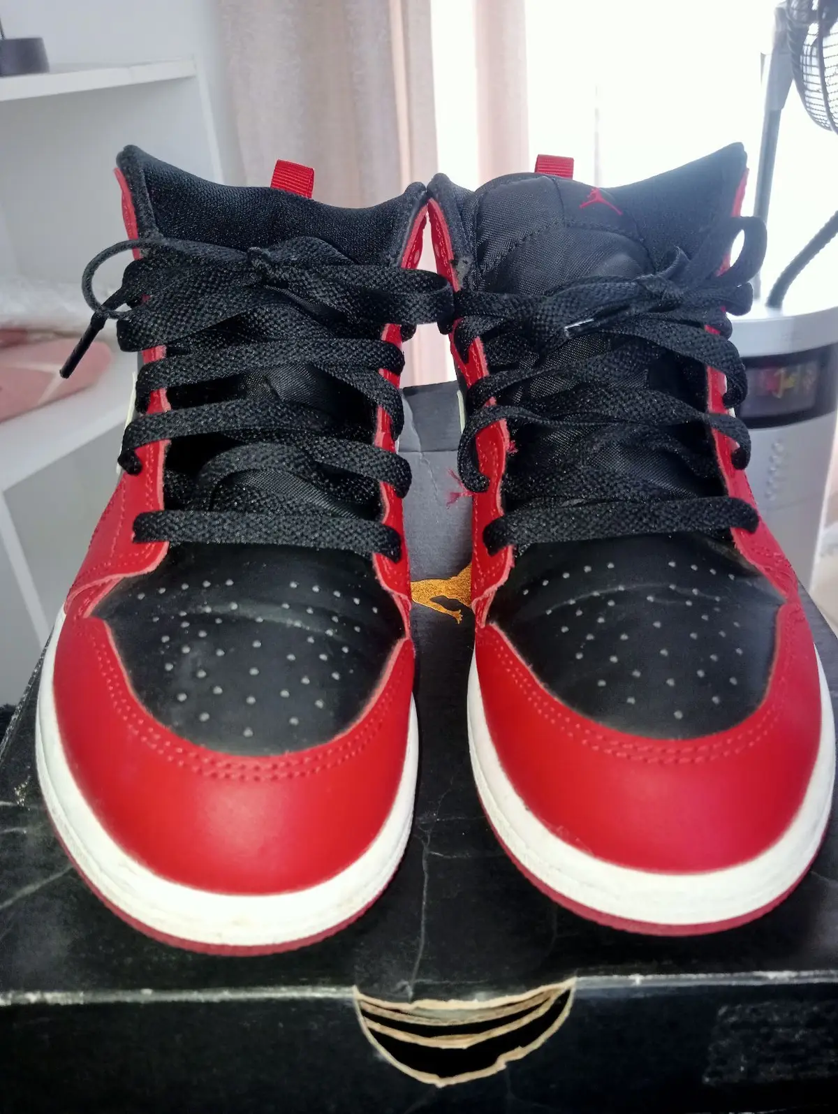 Air Jordan 1 Mid Red Black White