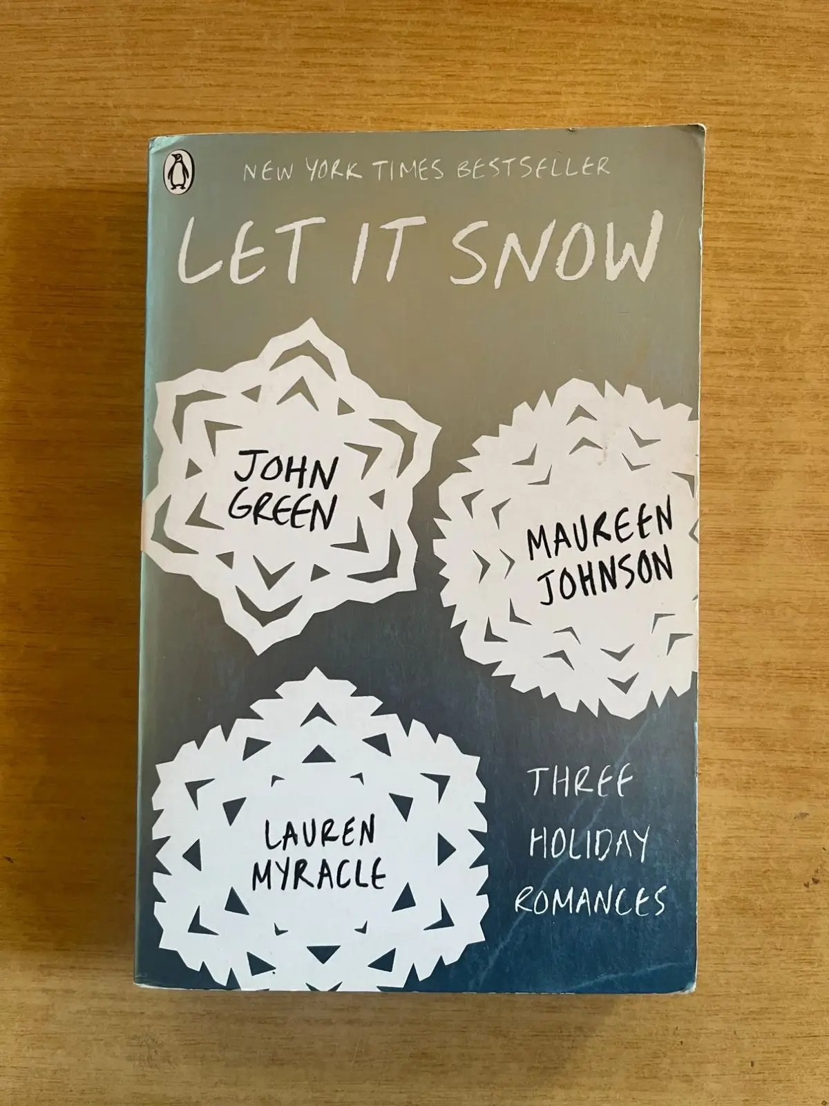 Penguin Books Let It Snow Paperback - John Green, Maureen Johnson, Lauren Myracle