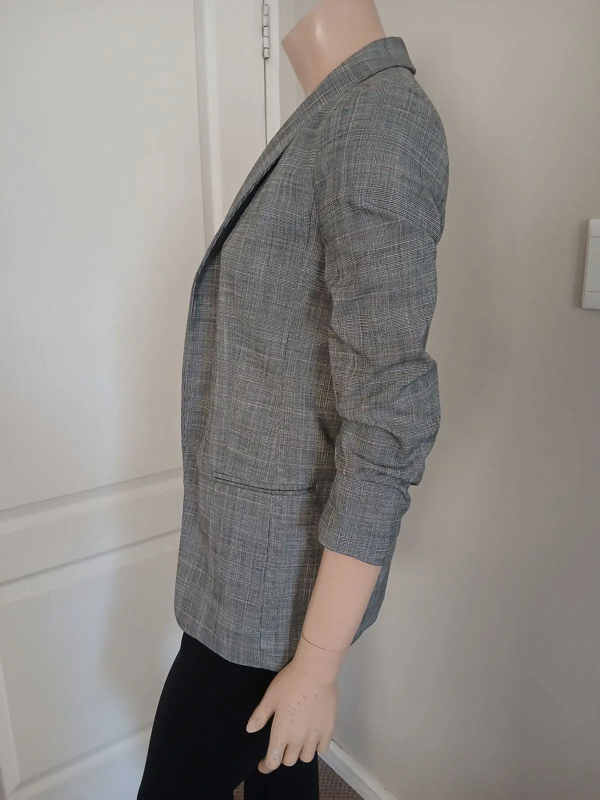 H&M Grey Plaid Ruched Sleeve Blazer