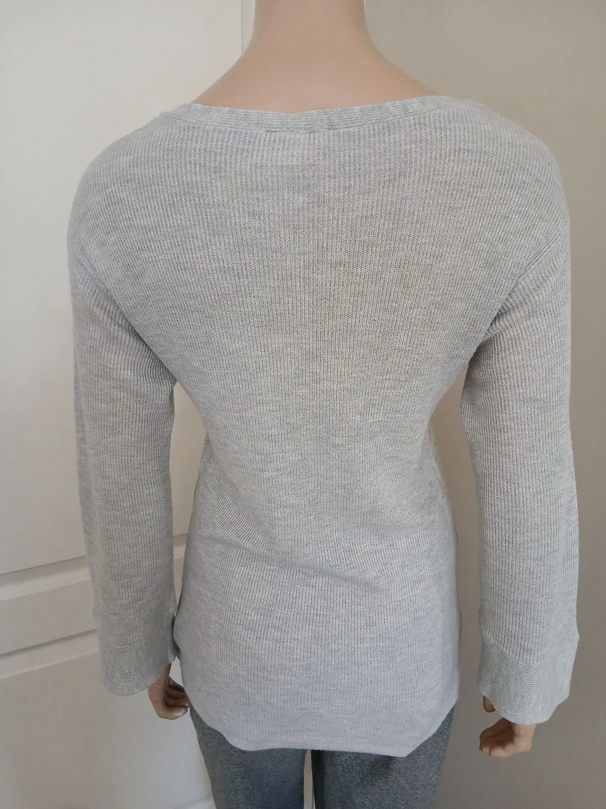 H&M Grey Ribbed V-Neck Top