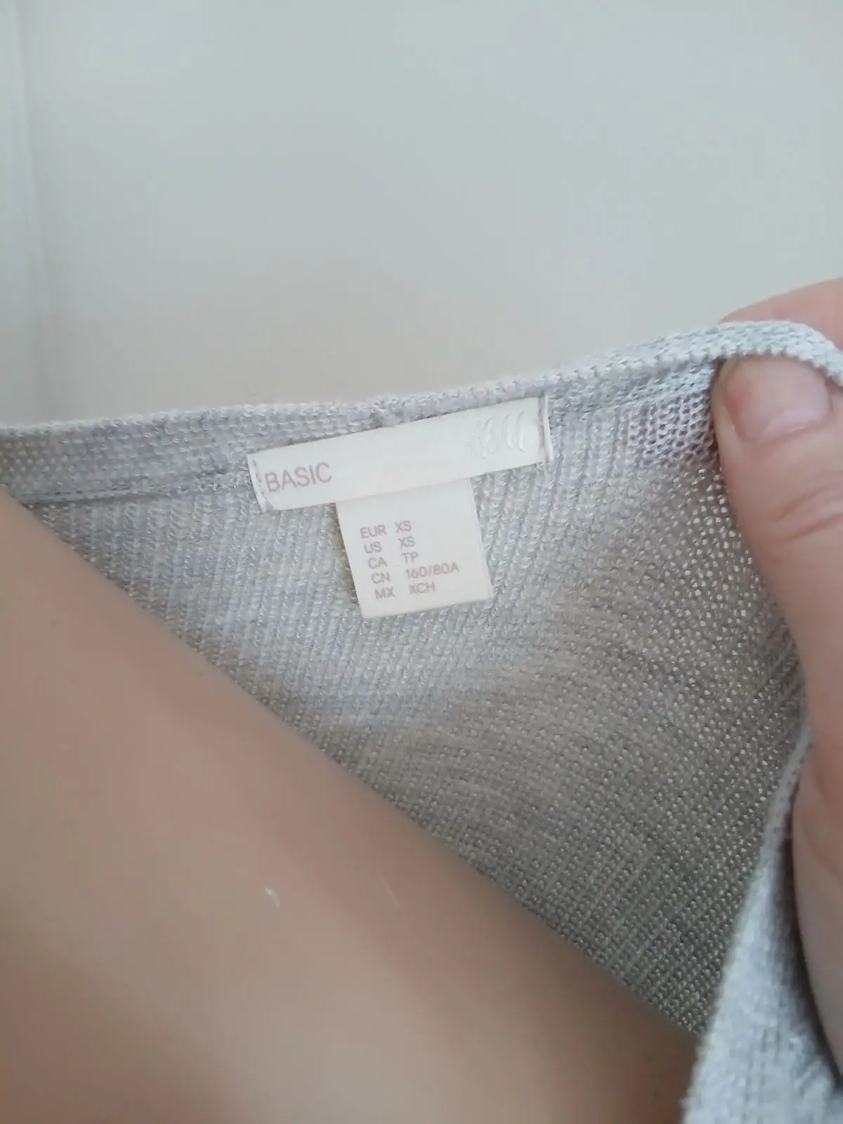 H&M Grey Ribbed V-Neck Top