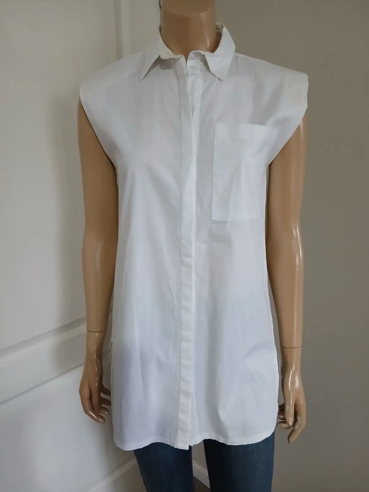 Foschini Sleeveless White Button-Up Shirt