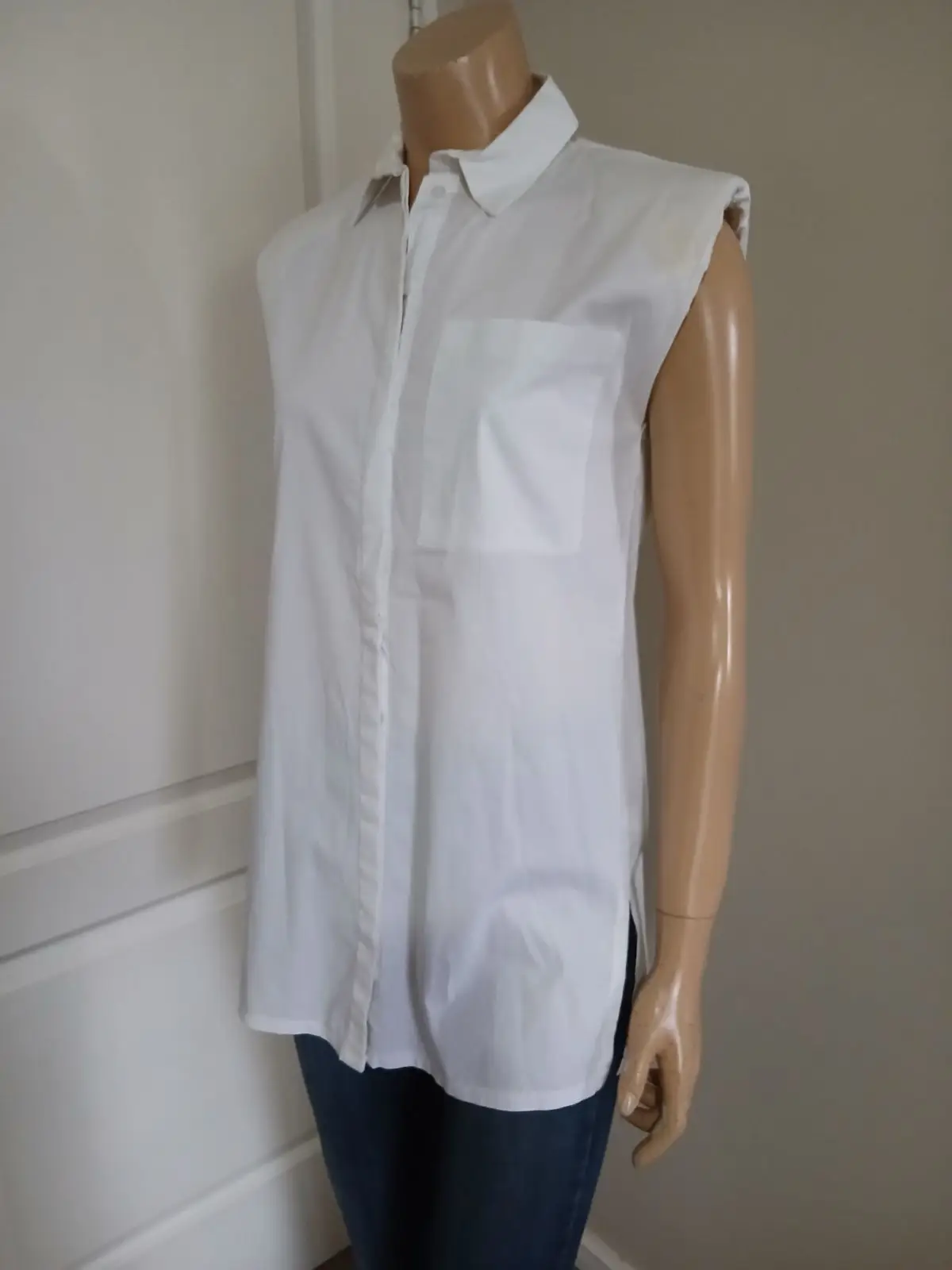 Foschini Sleeveless White Button-Up Shirt