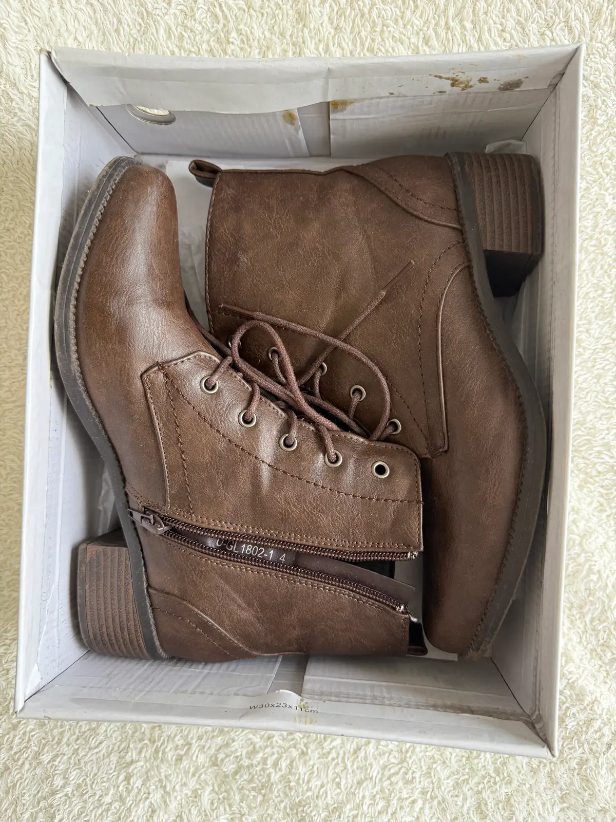 Chocolate Lace up boots with side zipper