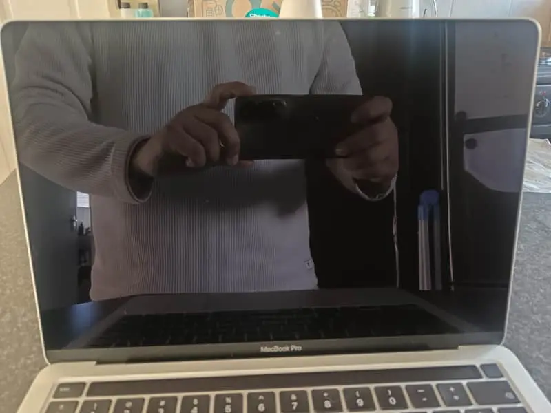 Apple 2020 MacBook Pro M1 i5 256GB