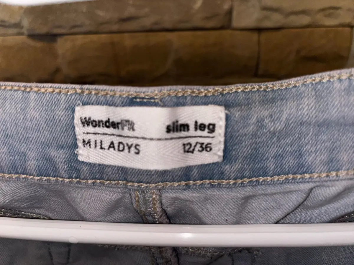 Miladys Light Wash Cropped Denim Jeans