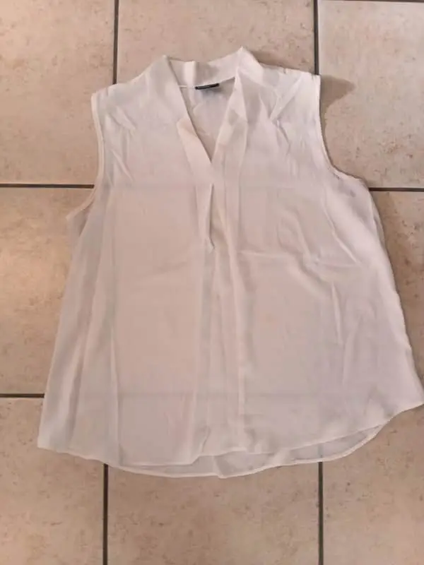 Off White Short Sleeve V Blouse with Inverted Front Pleat