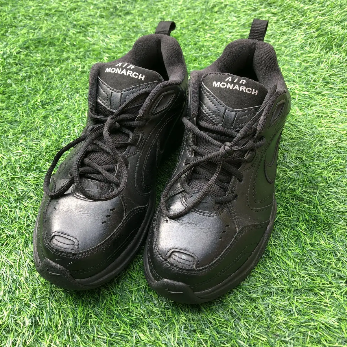 Nike Air Monarch IV Triple Black