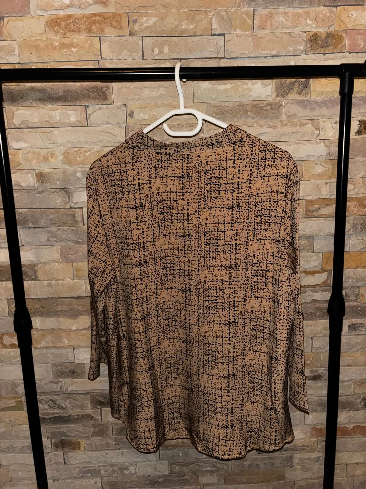 Emery Rose Patterned V-Neck Blouse