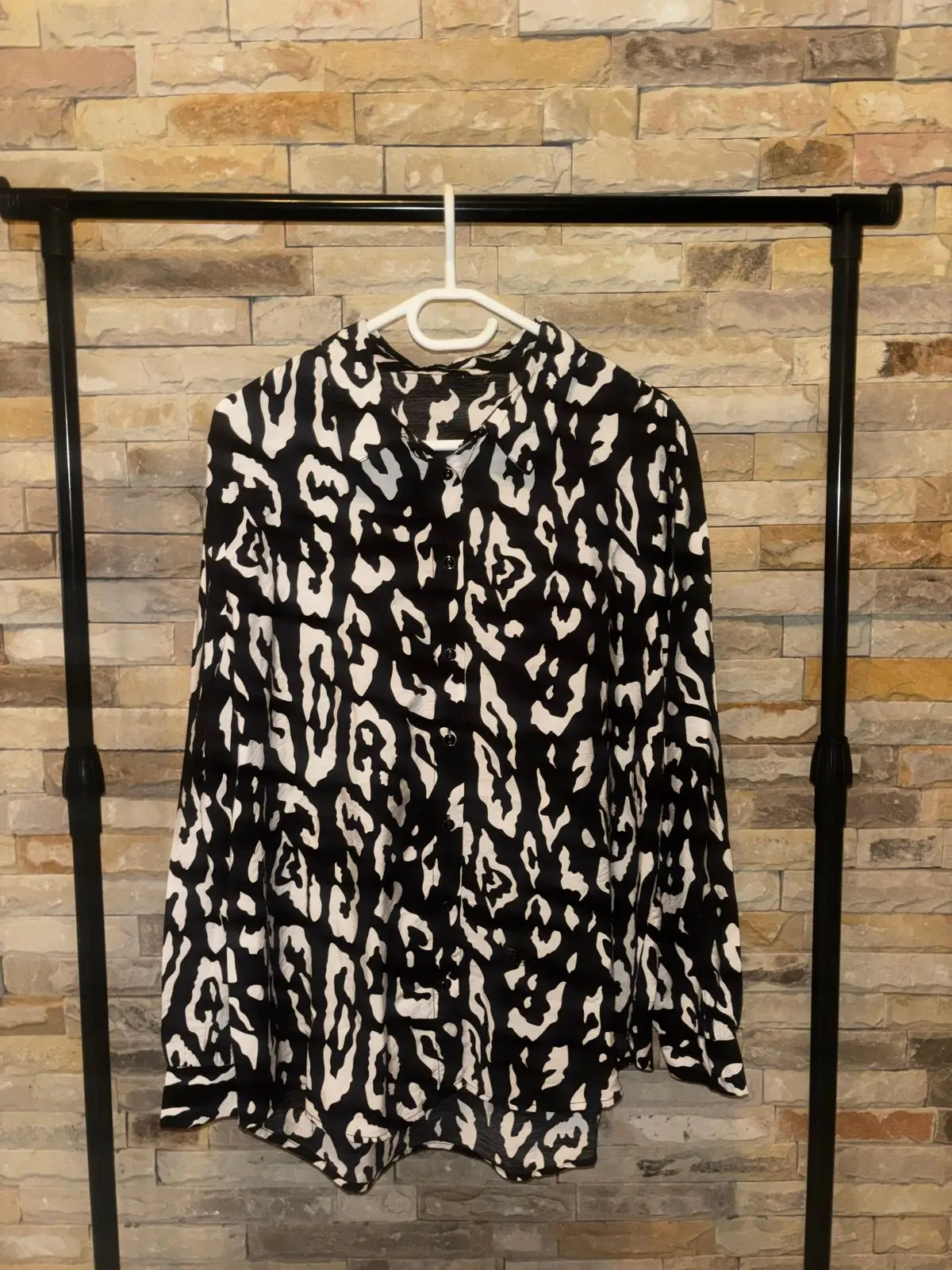 Miladys Black and White Patterned Long-Sleeve Shirt