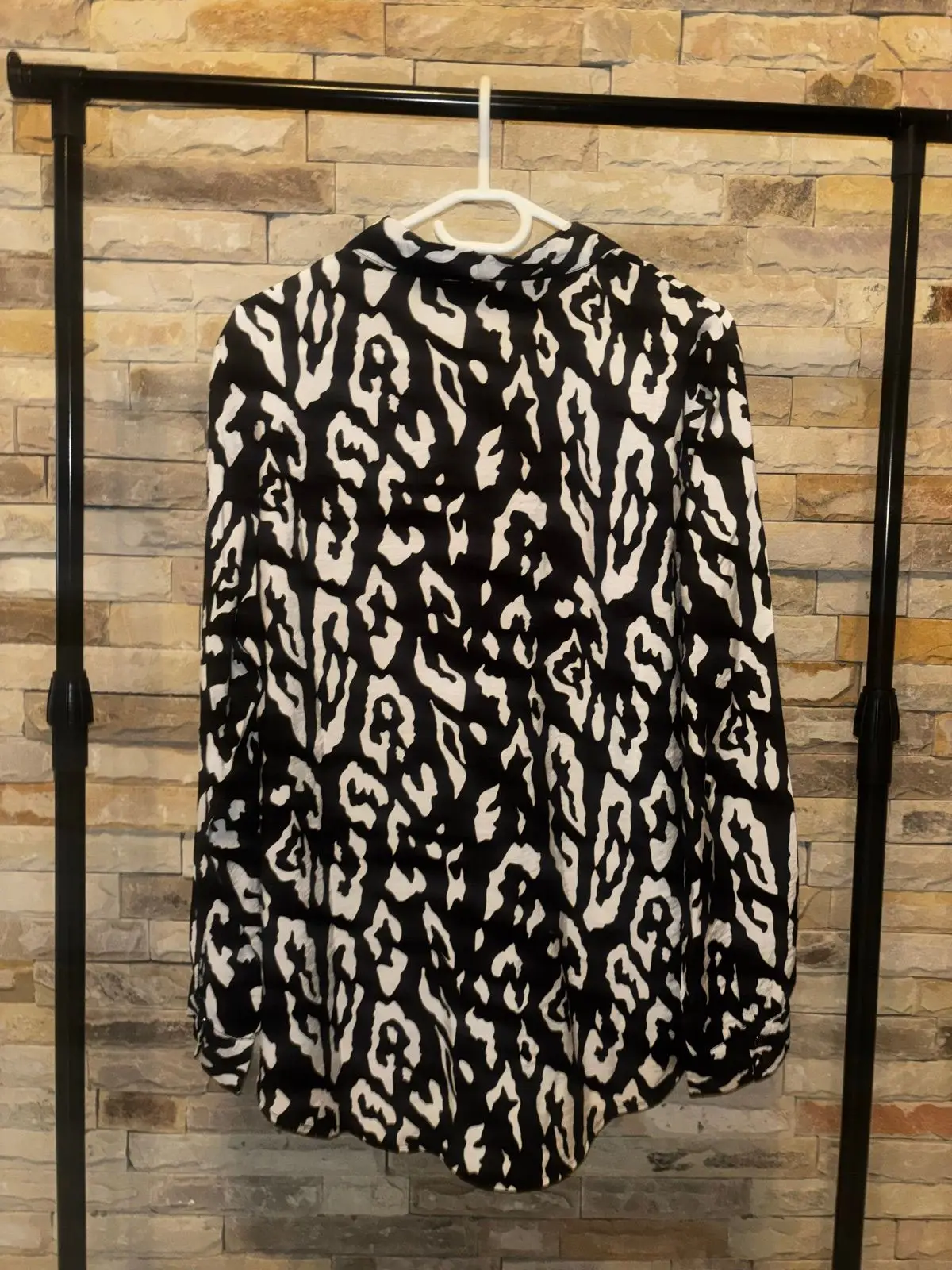 Miladys Black and White Patterned Long-Sleeve Shirt