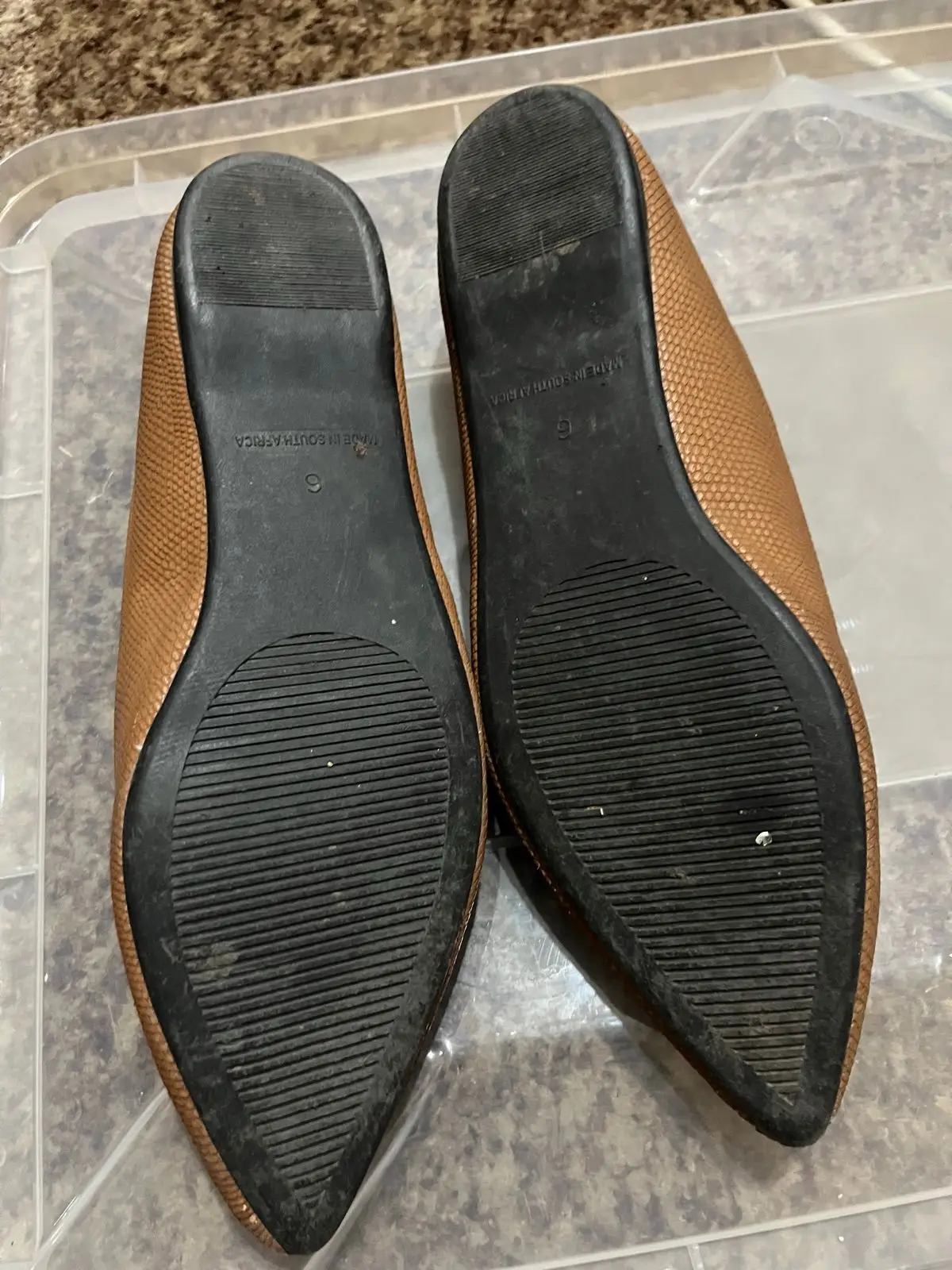 FREE2BU Brown Pointed-Toe Flats