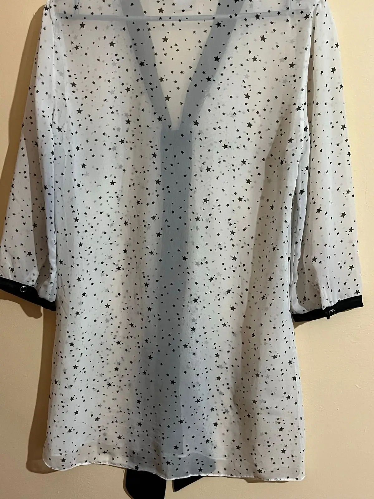 LINDY White Star-Patterned Blouse