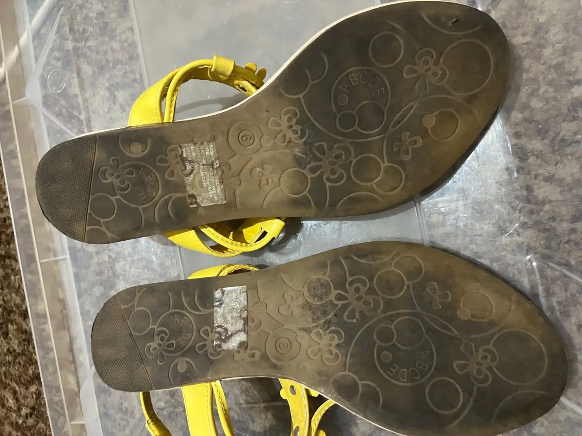 Miladys Yellow Floral Sandals Size 6