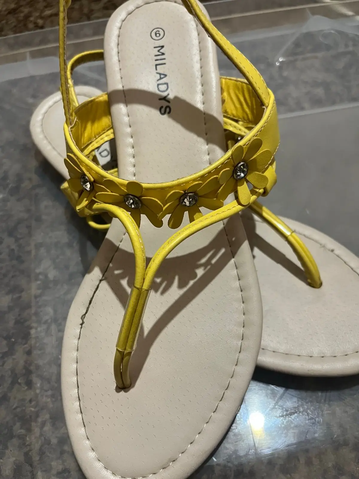 Miladys Yellow Floral Sandals Size 6
