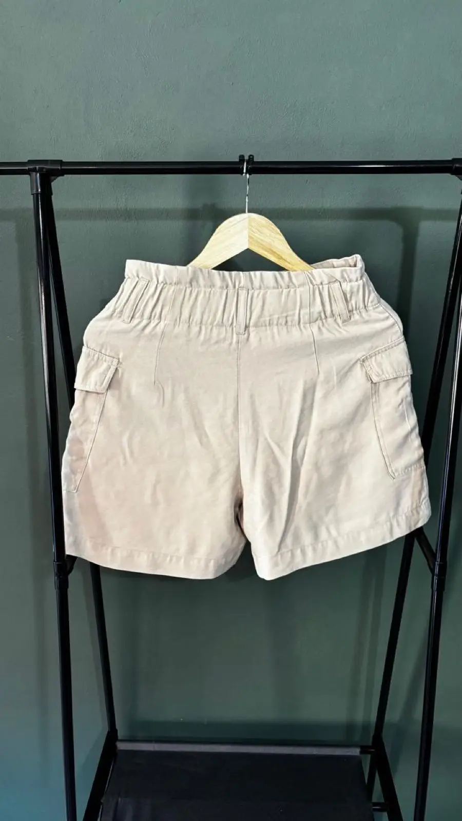 H&M Beige Elasticated Waist Cargo Shorts