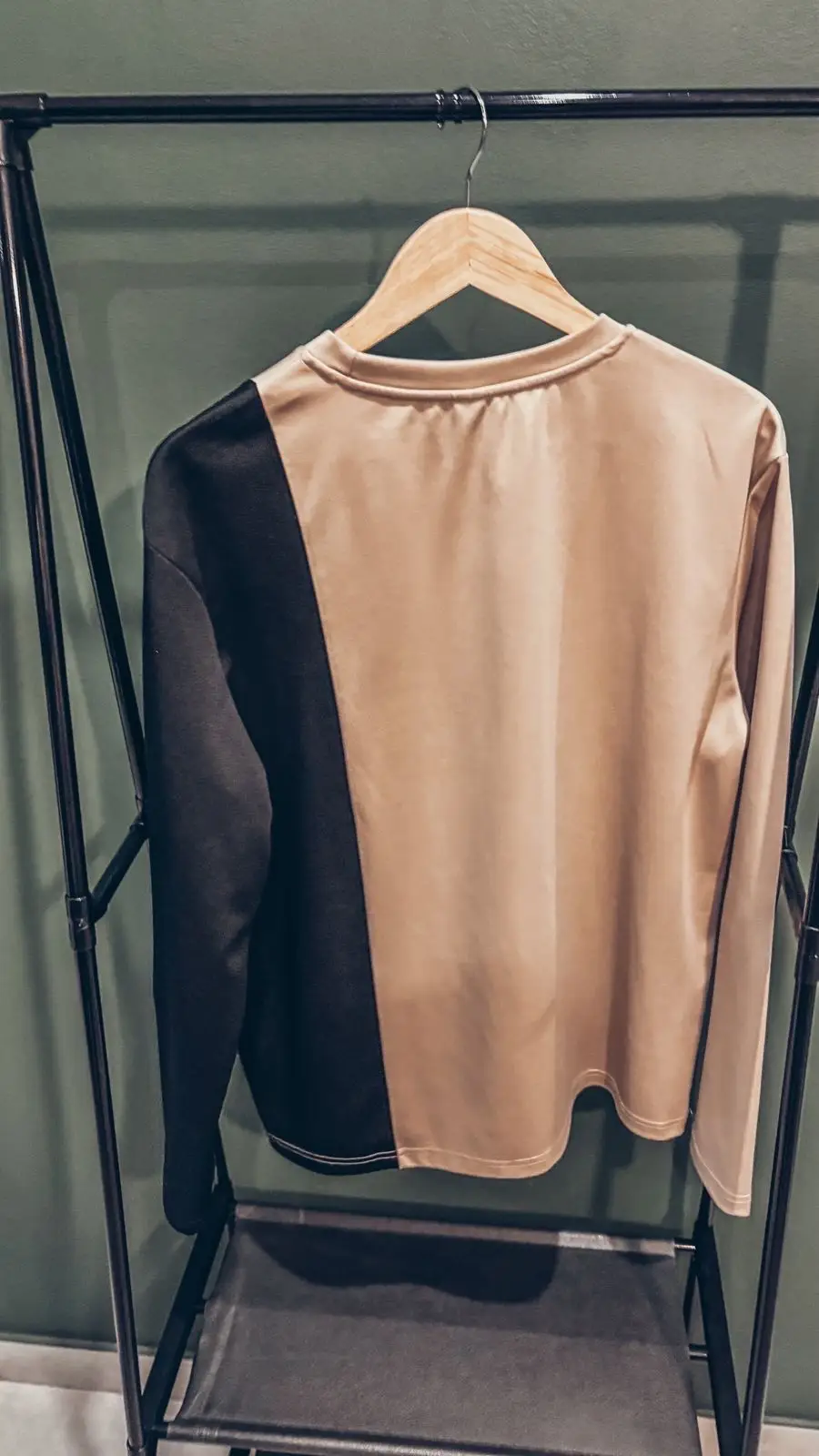 California Original Design Color-Block Long-Sleeve Top