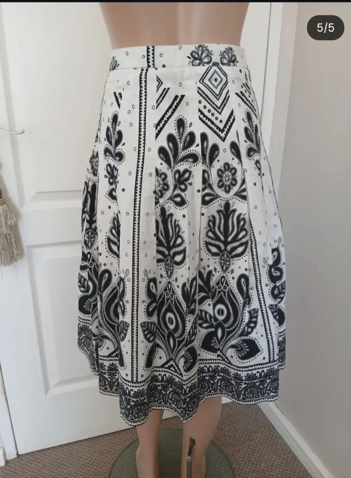 Zara Black and White Patterned A-Line Skirt