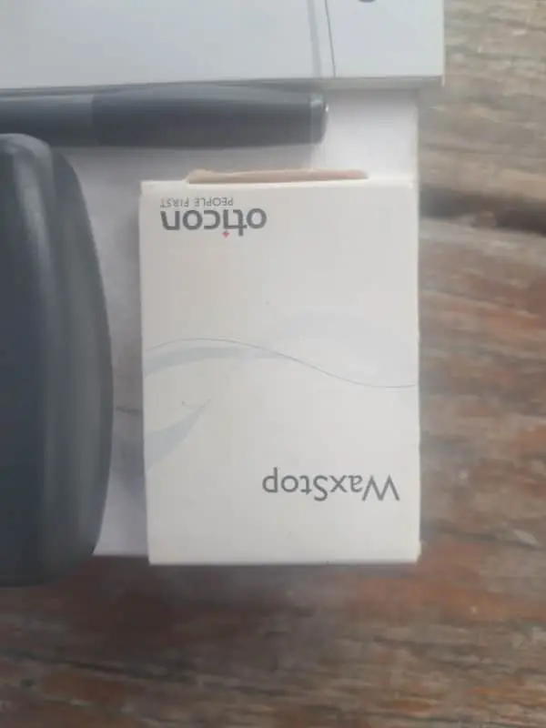 Oticon vigo Pro hearing aid with all accessories.