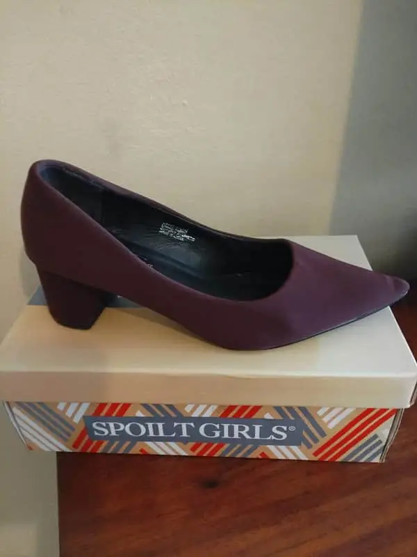 Womens's elegant heels covered in a stretchy fabric
