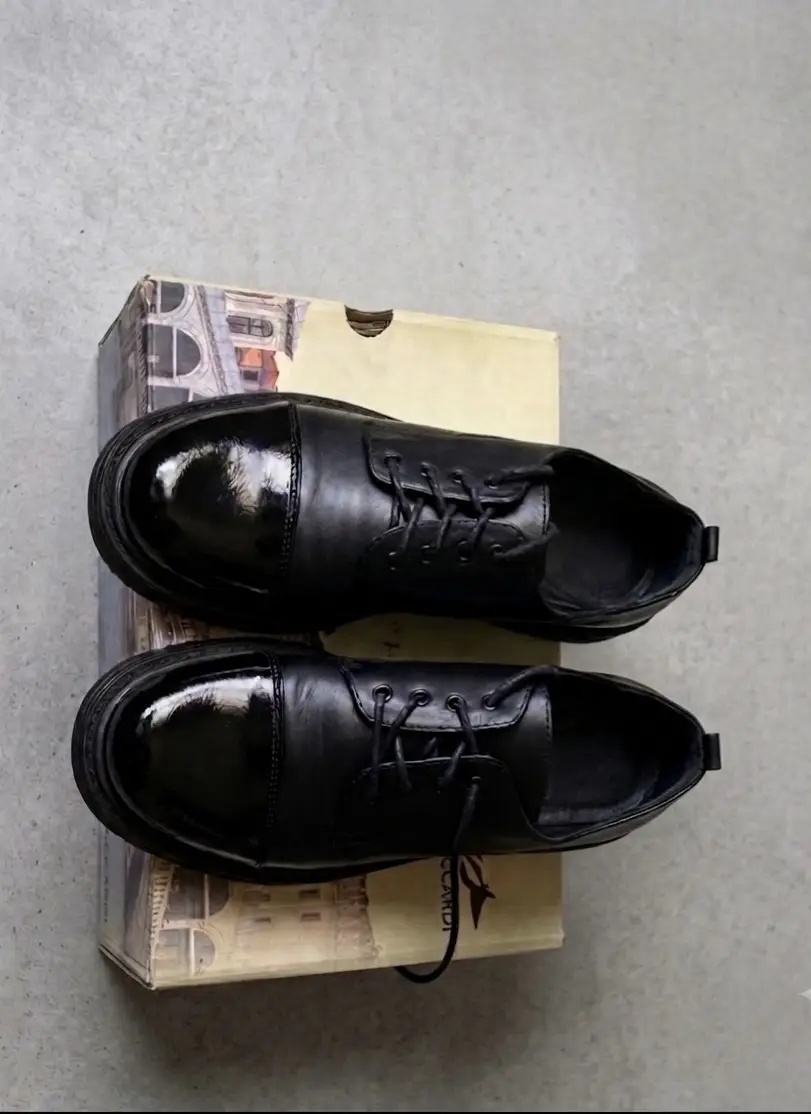 T.Taccardi black patent leather lace up shoes