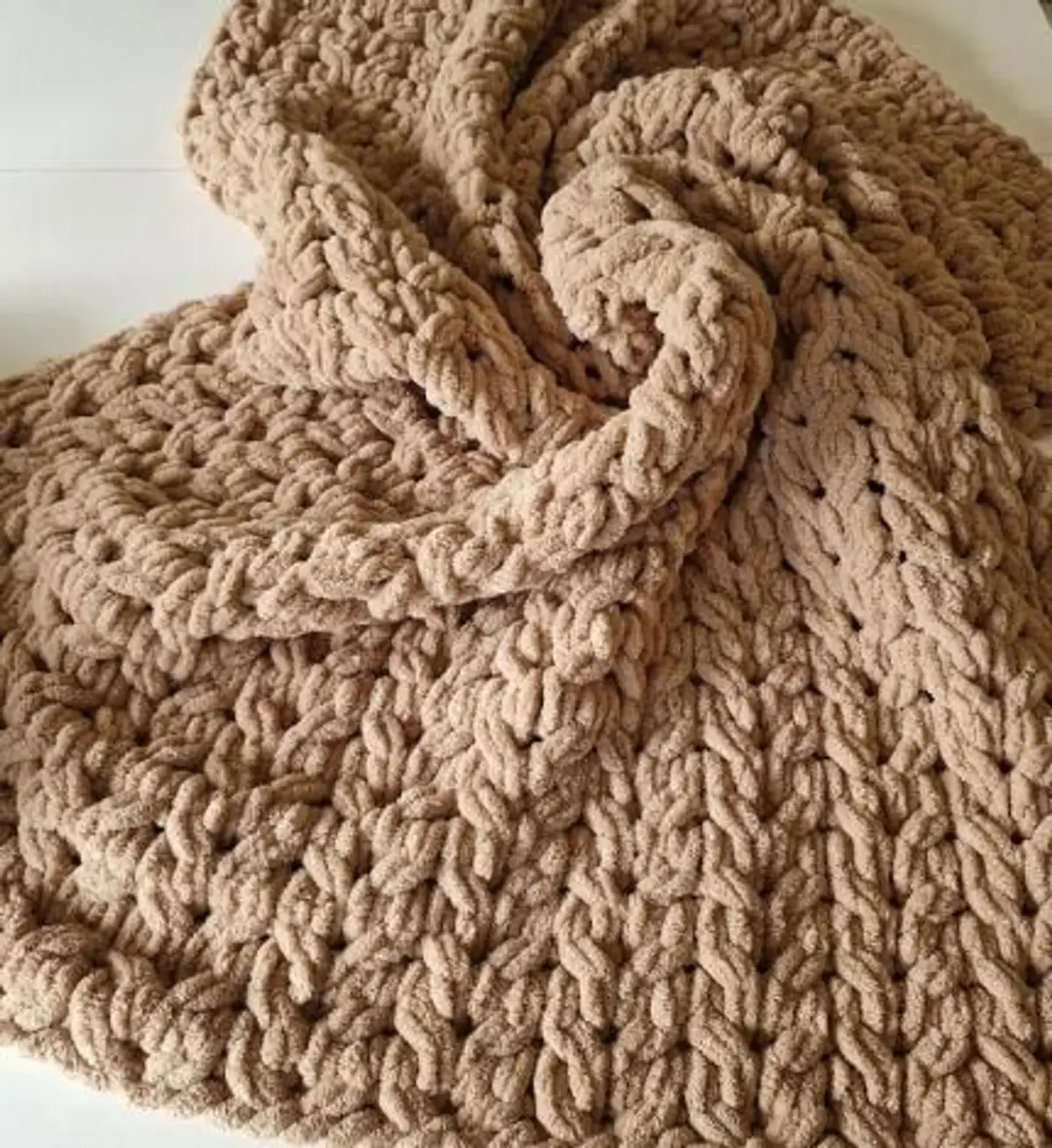 Chunky Knitted Beige Blanket