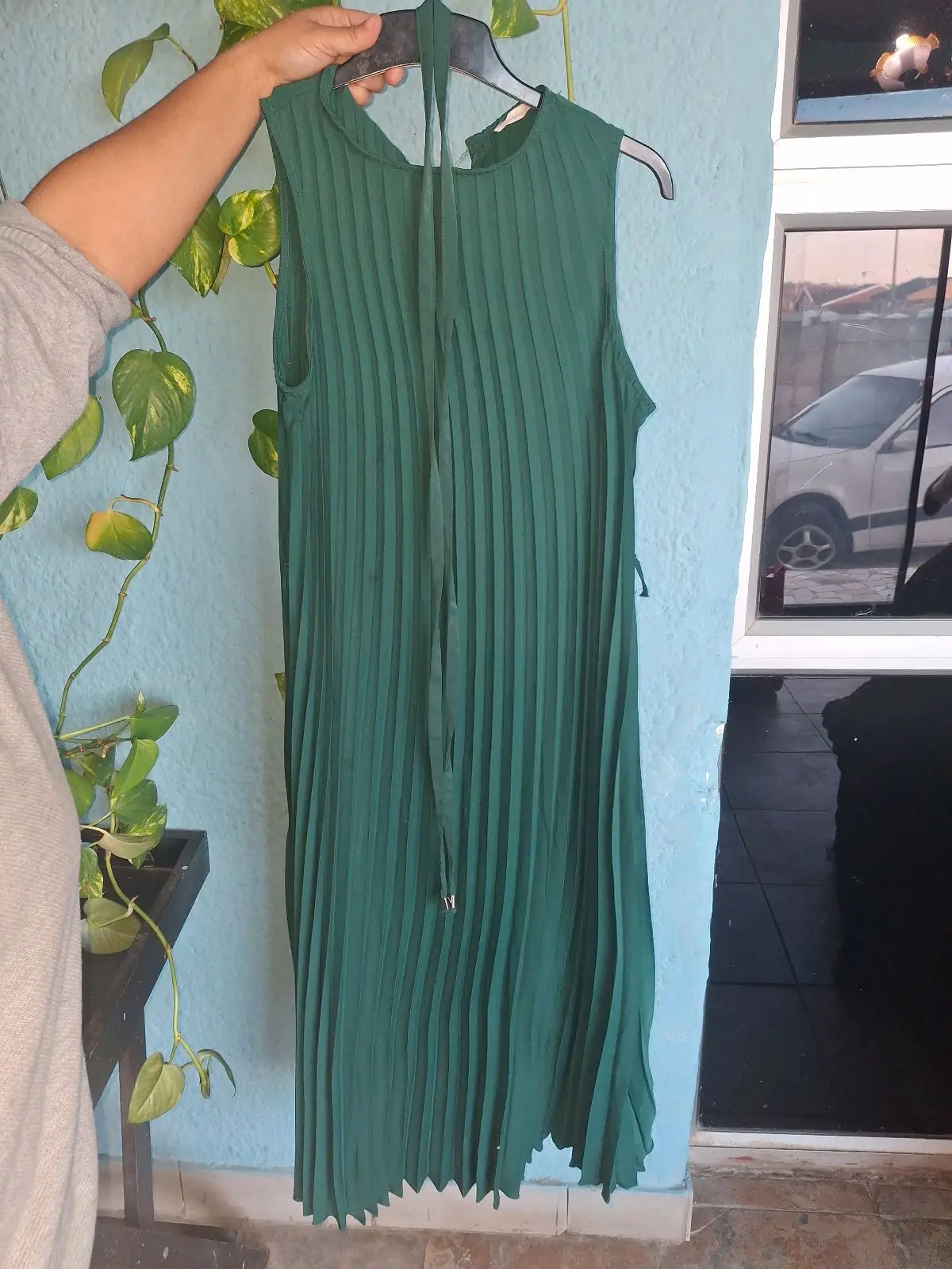 Forever New Green Pleated Sleeveless Dress