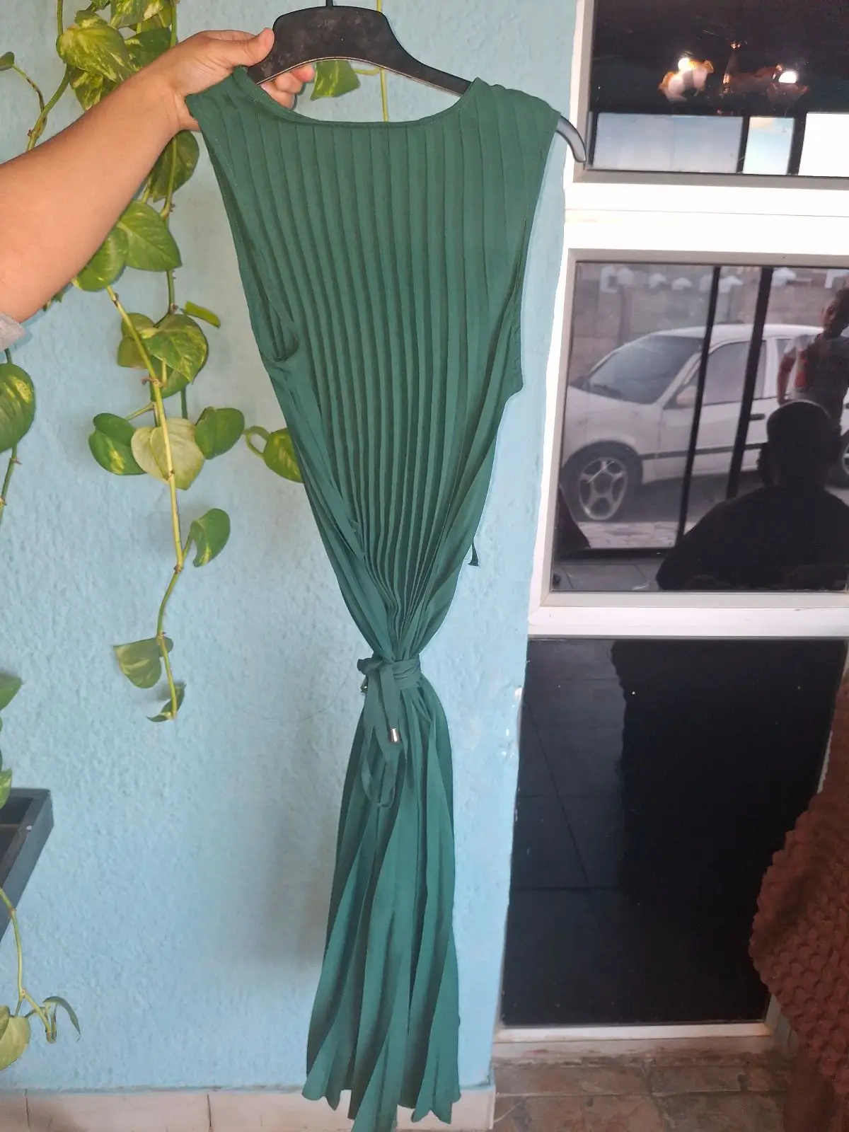 Forever New Green Pleated Sleeveless Dress
