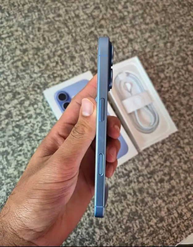 Apple iPhone 17, Brand New