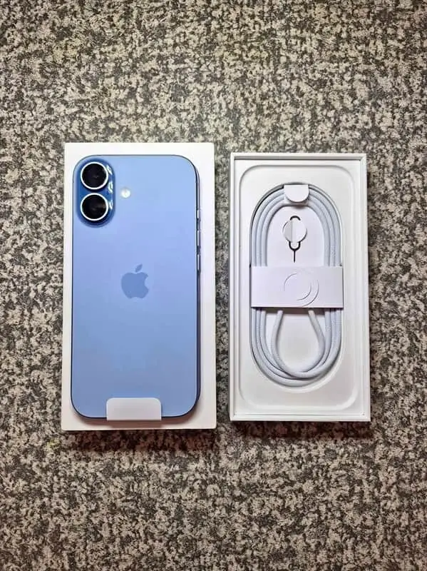 Apple iPhone 17, Brand New