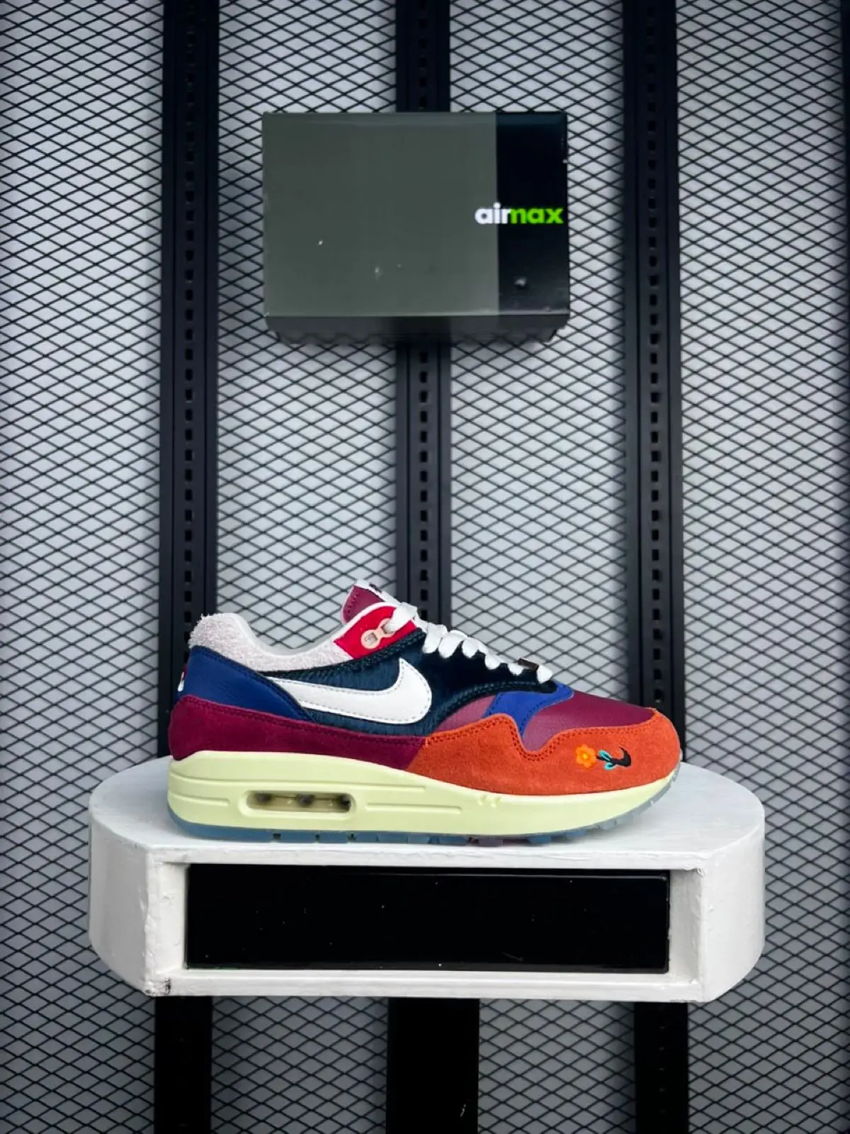 Nike Air Max 1 Grey Orange Speckled Midsole