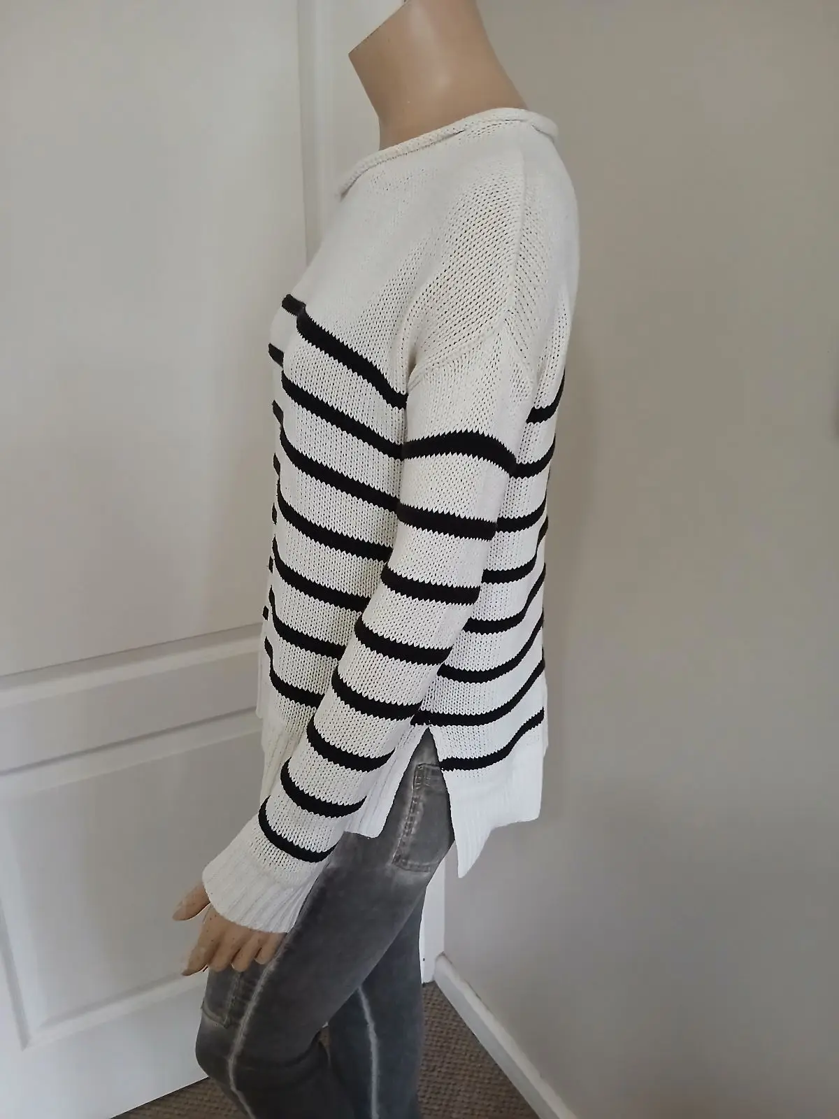 H&M White and Black Striped Sweater