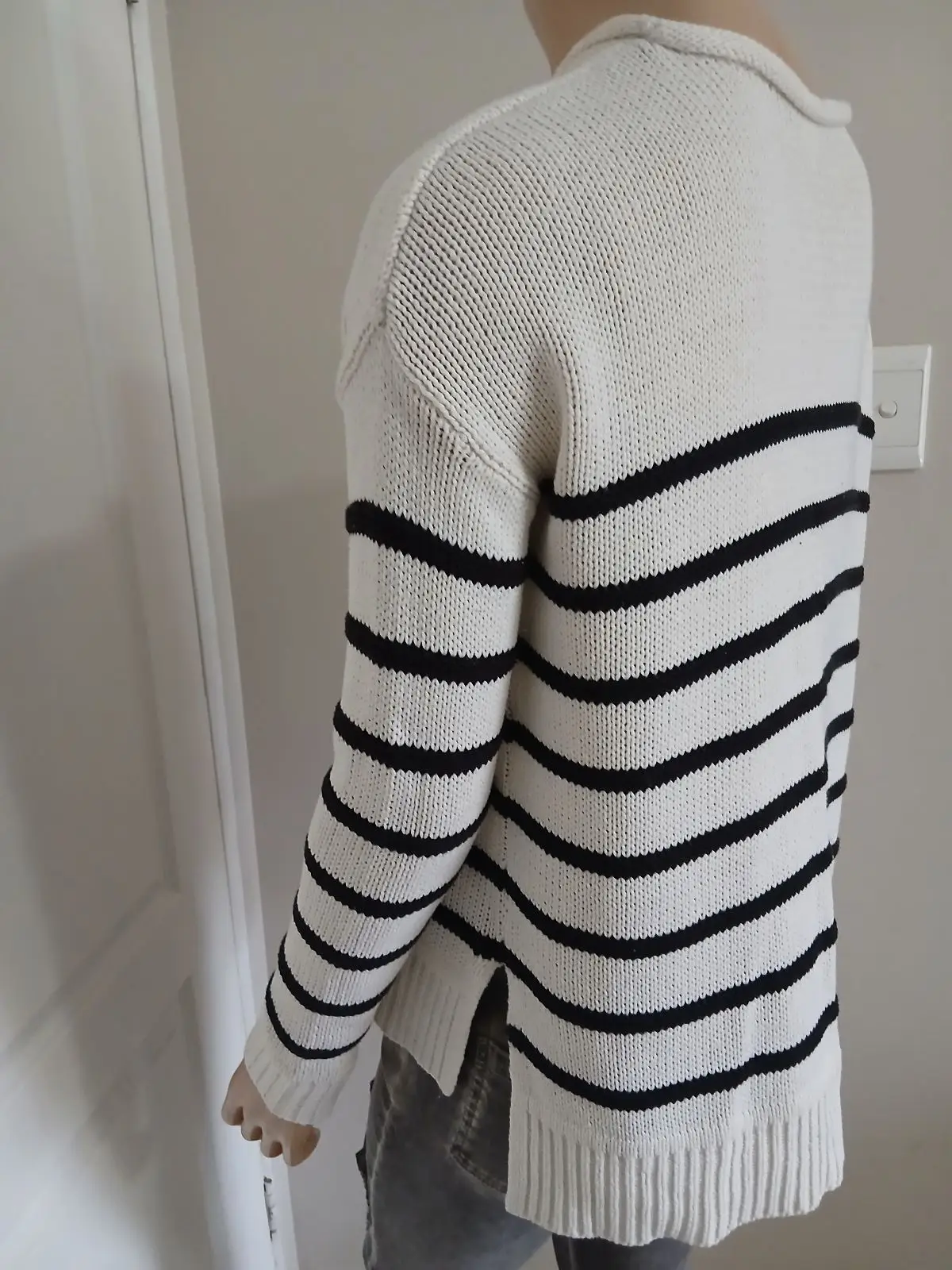 H&M White and Black Striped Sweater