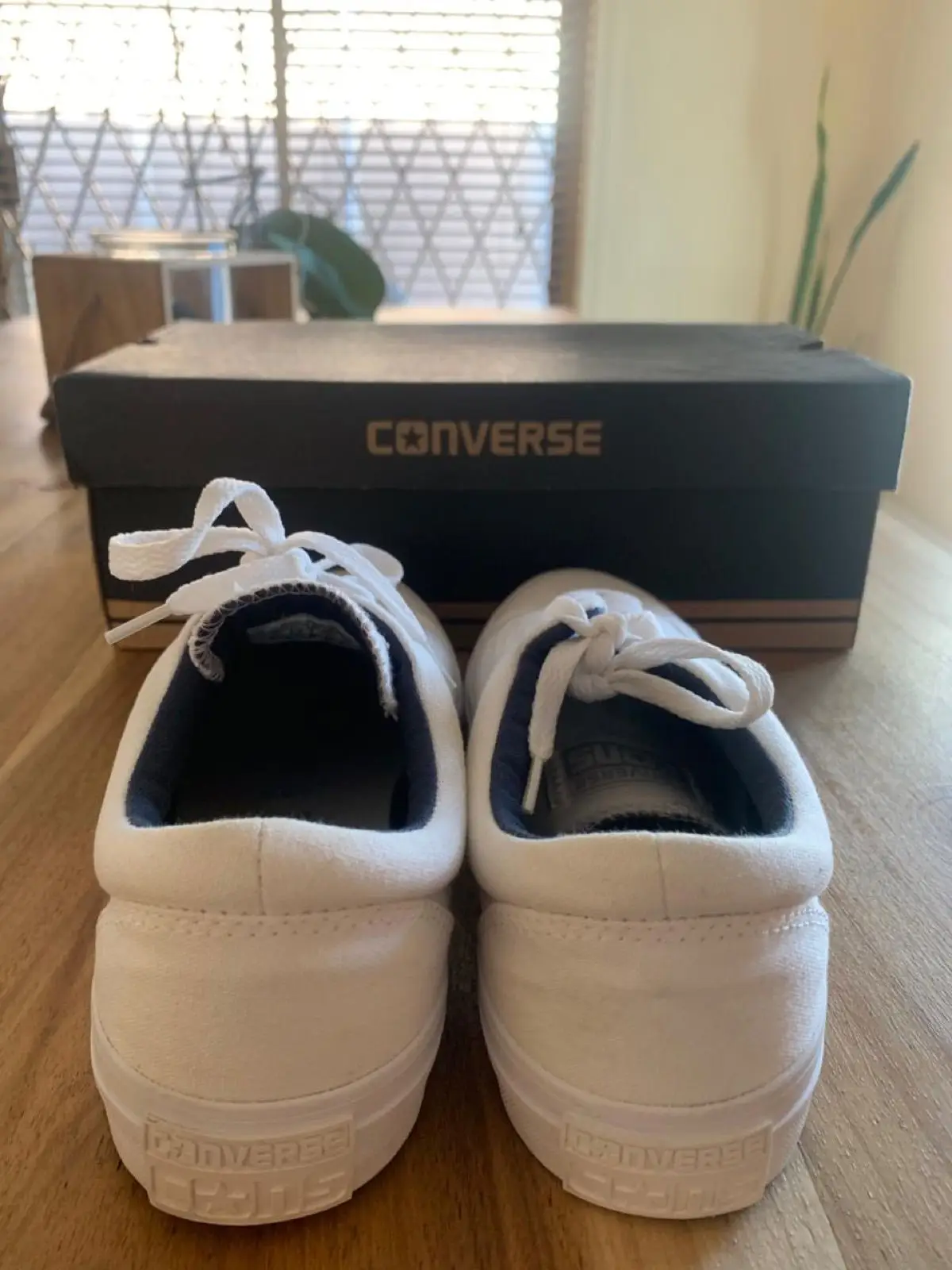 Converse White Canvas Sneakers Size 5