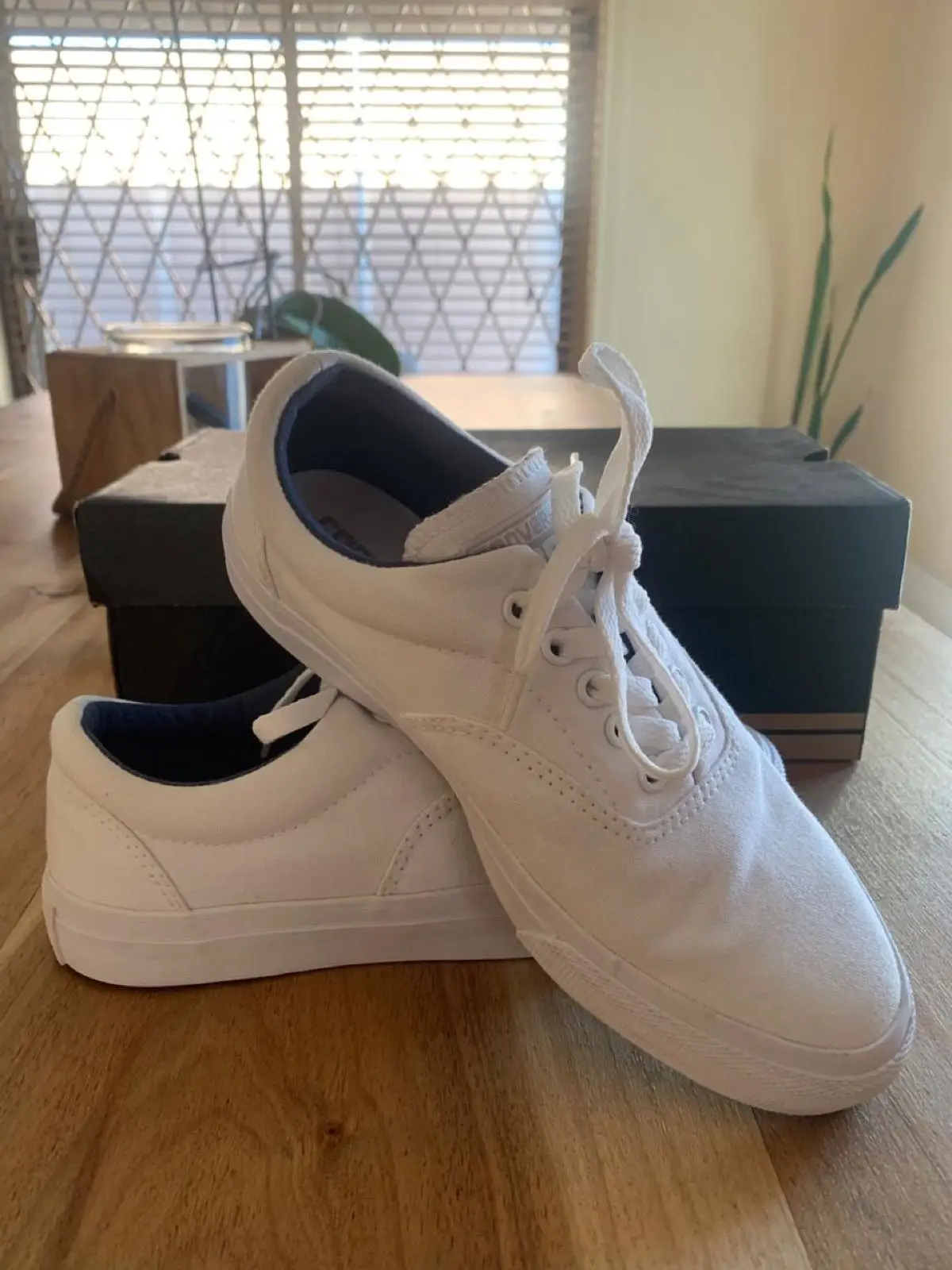 Converse White Canvas Sneakers Size 5