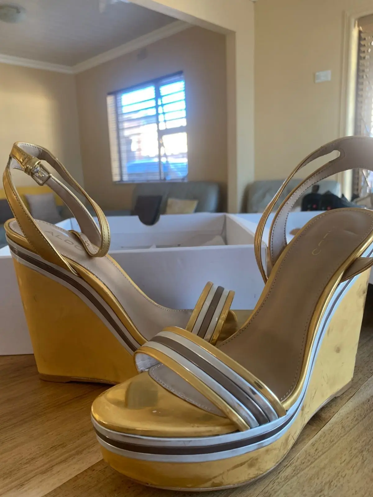 Aldo Gold Platform Wedge Sandals Size 5