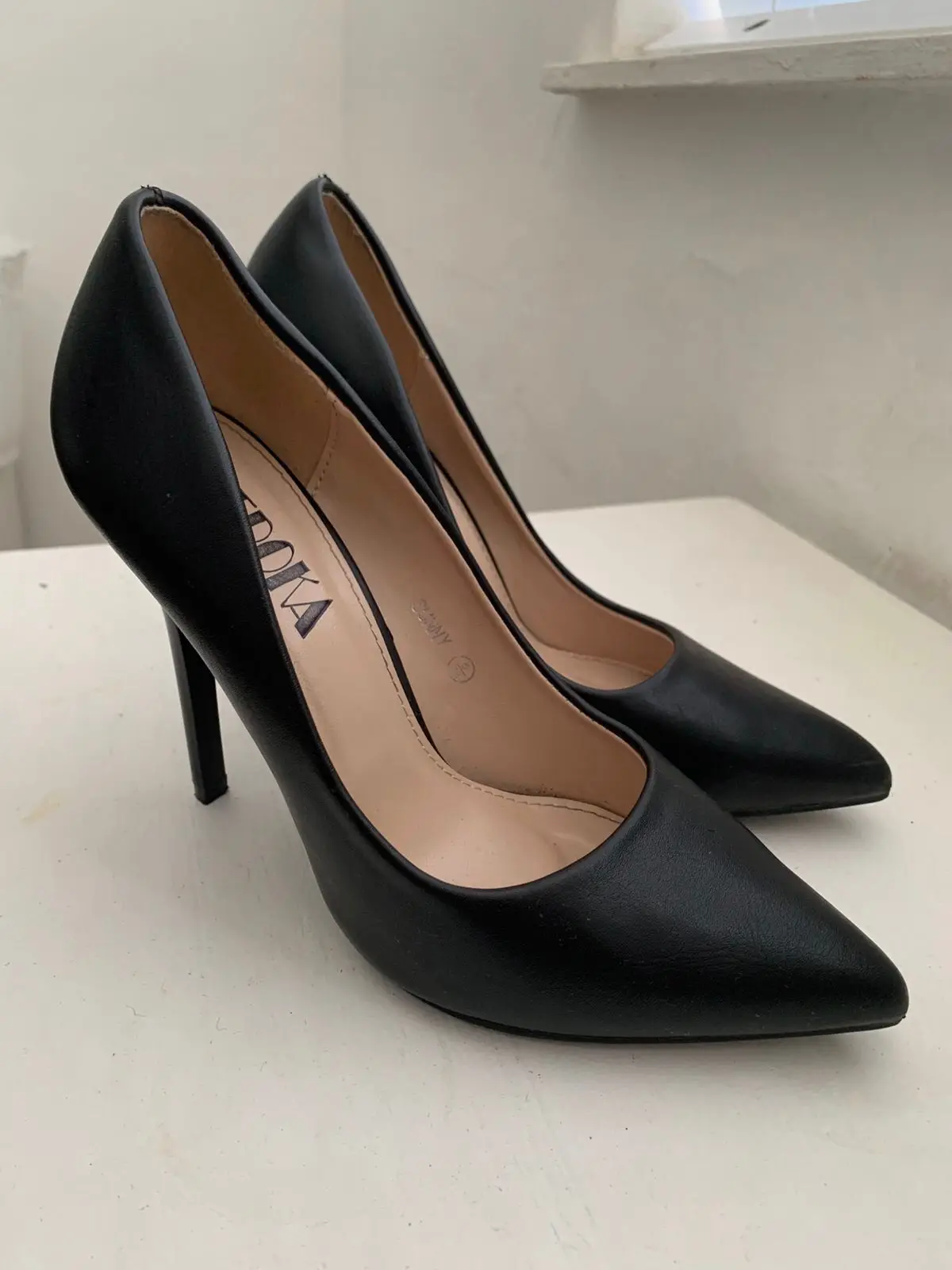 another marketplace YDE Black Pointed-Toe Heels Size 5