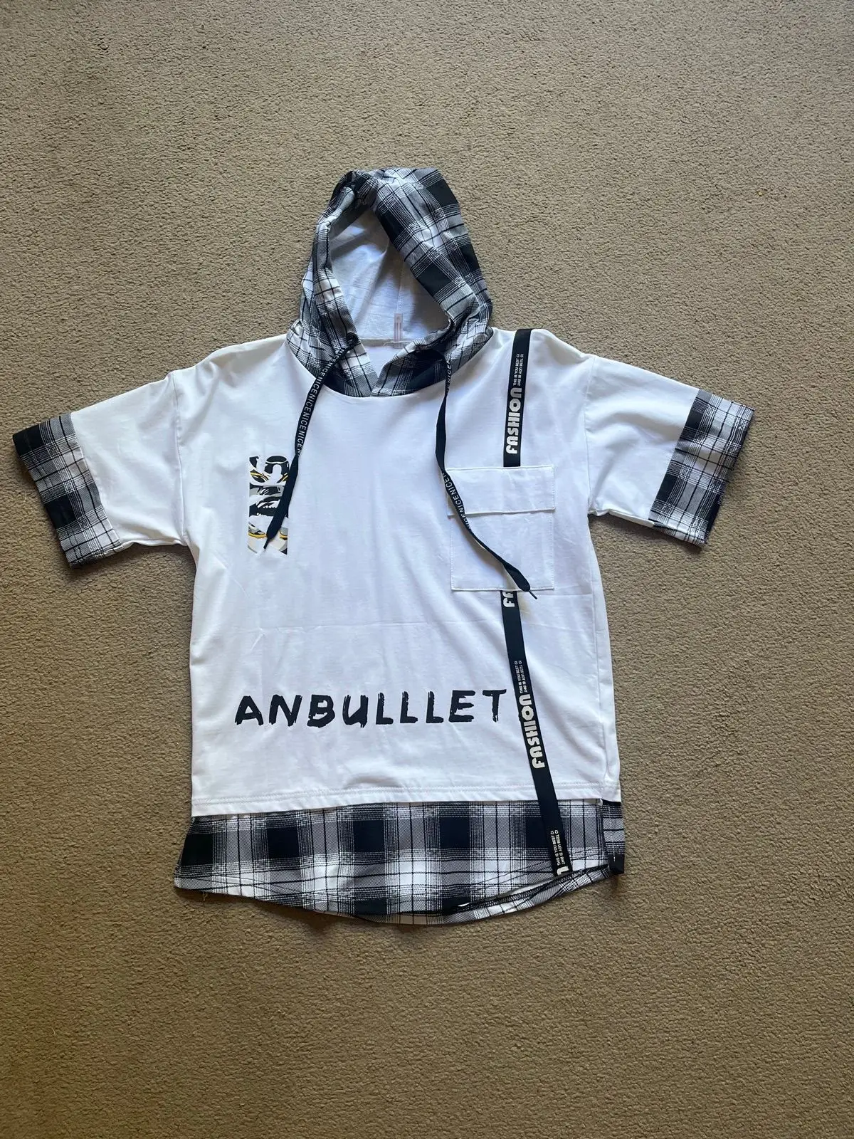 Generic White and Plaid Short-Sleeve Hoodie